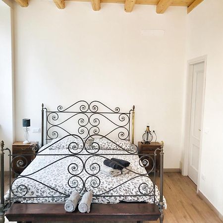 Casa Barteei Bed and Breakfast Monte Isola Exteriör bild